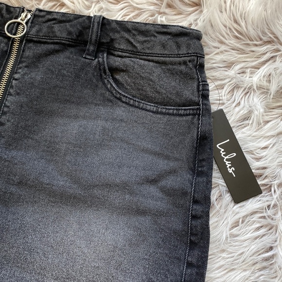 NWT Lulu’s Black Acid Wash Denim Mini Skirt 29 - Picture 2 of 8